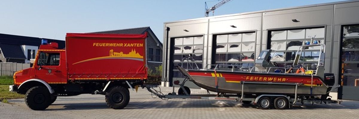 FW Xanten: Personensuche im Rhein