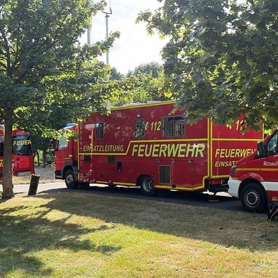 FW Rösrath: Waldbrand in der Wahner Heide - rund 200 Einsatzkräfte vor Ort