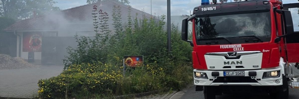 FW Celle: Küchenbrand in einem Imbiss in Altenhagen