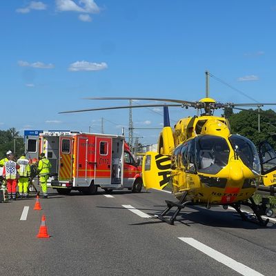 FW-BN: Verkehrsunfall auf der A 59 - acht verletzte Personen.