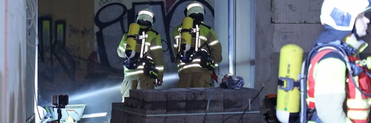 FW Dresden: Feuerwehr Dresden im Einsatz: Brand auf Baustelle und Verkehrsunfall an der Nossener Brücke