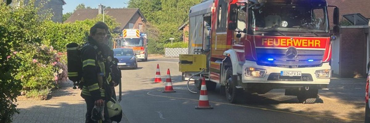 FW Dinslaken: Längster Tag des Jahres fordert Dinslakener Feuerwehr und Rettungsdienst