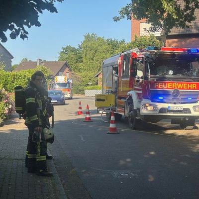 FW Dinslaken: Längster Tag des Jahres fordert Dinslakener Feuerwehr und Rettungsdienst