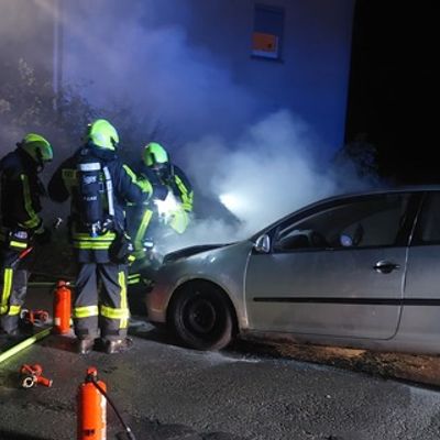 FW-EN: Brennen 2 PKW am Martfelder Weg