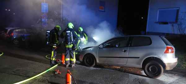FW-EN: Brennen 2 PKW am Martfelder Weg