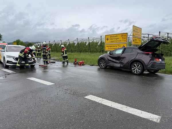 FW Überlingen: Verkehrsunfall auf Landstraße bei Lippertsreute (Überlingen)