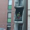FW Düren: Zimmerbrand mit Balkonfeuer - Personen durch Feuerwehr in Sicherheit gebracht