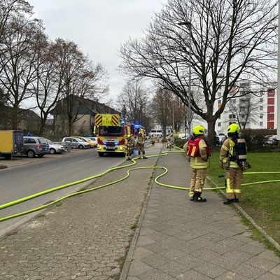 FW Ratingen: Balkonbrand macht Wohnung unbewohnbar