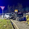 FW Weinheim: Schwerer Verkehrsunfall an der B3 Abfahrt Lützelsachsen. Drei Verletzte nach Zusammenstoß zweier Pkw.
