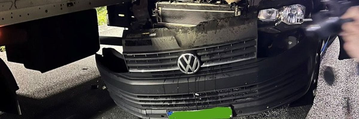 FW Paderborn: Verkehrsunfall auf der B64