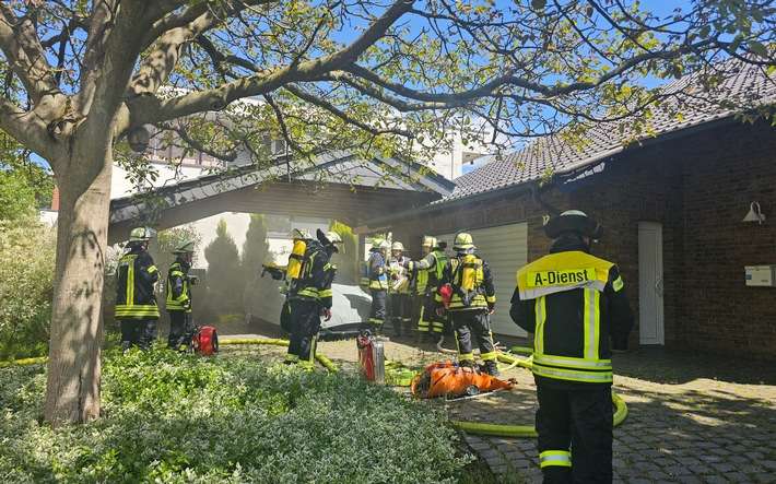 FW Königswinter: Kellerbrand in Königswinter - Rauschendorf