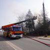 FW Neumünster: Feuerwehr im Großeinsatz bei Wohnhausbrand - Zweiter Einsatz in Schule