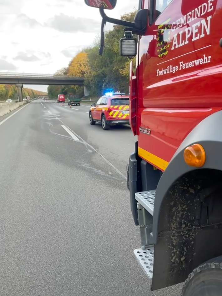 FW Alpen: Ölspur auf der A57