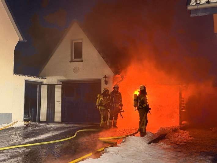 FW Lage: Carportbrand in Lage-Hörste