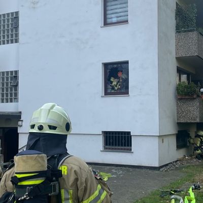 FW Lehrte: Kellerbrand, Lkw-Unfall und Türöffnung: Feuerwehren in Lehrte mehrfach gefordert
