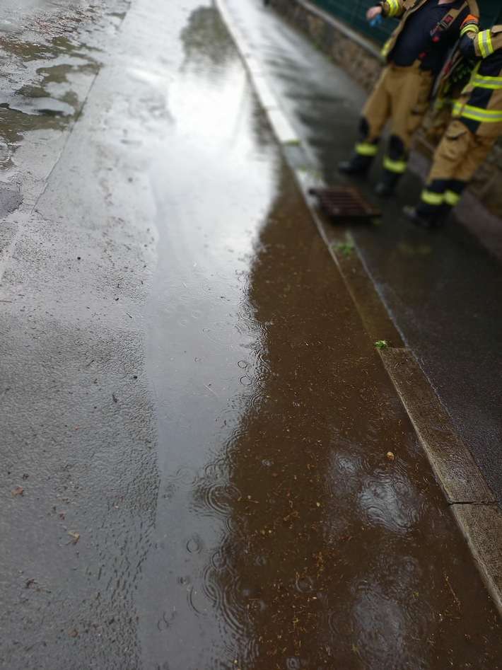 FW-EN: Feuerwehr Herdecke am Wochenende mehrfach im Einsatz - Sieben weitere Einsätze am Samstag und Sonntag