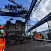 FW-MH: Arbeiter auf Kranbahn verletzt - Feuerwehr rettet Patient aus 12 Metern Höhe über Drehleiter