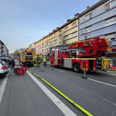 FW-GE: Ladenlokal im Vollbrand
