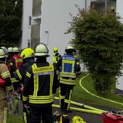 FW Königswinter: Gemeldeter Zimmerbrand in Wohneinrichtung stellt sich als angebranntes Essen heraus