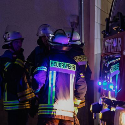 FW LK Neunkirchen: Feuerwehr rettet Meerschweinchen aus brennendem Haus