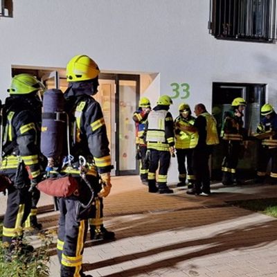 KFV-CW: Brand in betreuter Wohneinrichtung verursacht hohen Sachschaden - Keine Verletzten - 65 Einsatzkräfte vor Ort