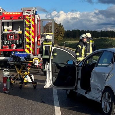 FW Eigeltingen: Einsatz für die Feuerwehr wegen Verkehrsunfall mit mehreren Fahrzeugen