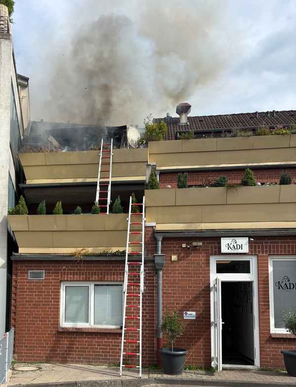 FW Osterholz-Scharm.: Wohnungsbrand in der Innenstand von Osterholz-Scharmbeck