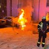 FW-MH: PKW gerät auf Parkplatz in Brand
