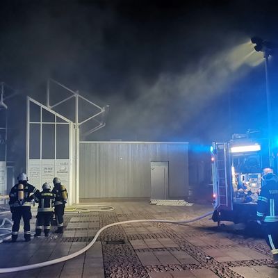FW-AUR: Gastronomie-Küche wird Raub der Flammen
