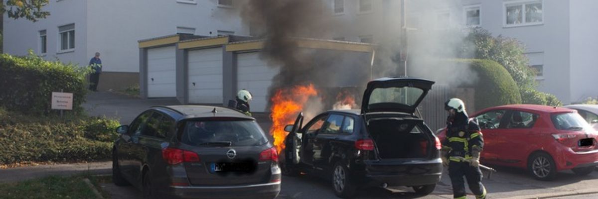FW-MK: PKW-Brand am Steinhügel