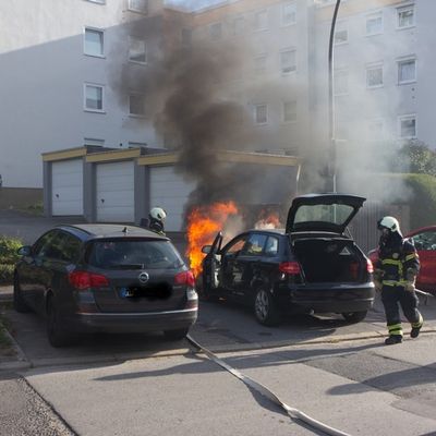 FW-MK: PKW-Brand am Steinhügel