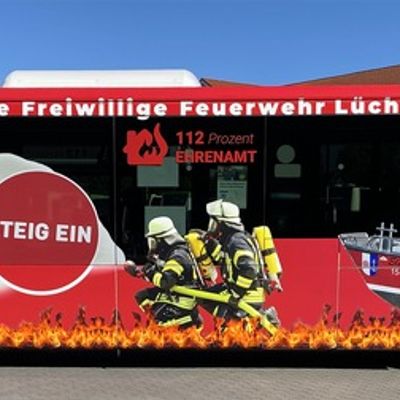 FW Lüchow-Dannenberg: +++ Kreisfeuerwehrverband Lüchow-Dannenberg e.V. geht nächsten Schritt in der Öffentlichkeitsarbeit +++ Linienbus im Feuerwehrdesing +++ Imagekampagne nach wie vor erfolgreich +++