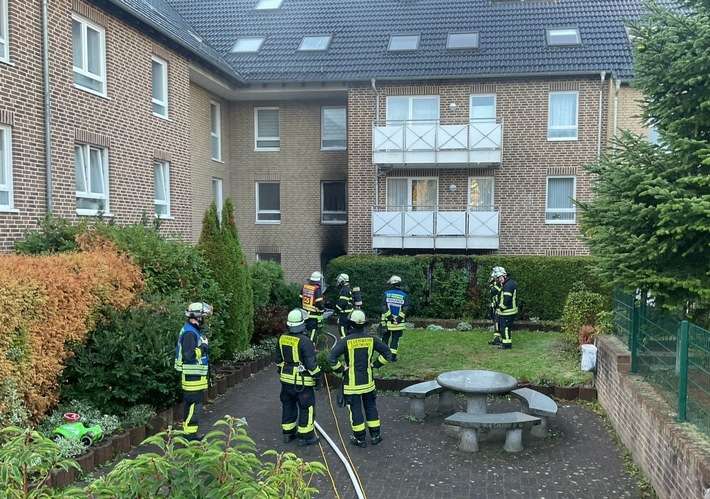 FW-DO: Zimmerbrand in Dortmund-Kirchlinde - 15 Personen betreut