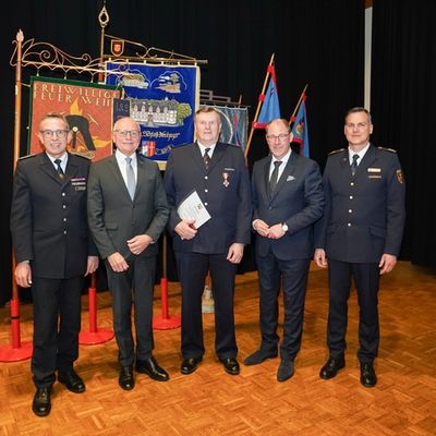 FW Paderborn: Zahlreiche Ehrungen bei der Jahreshauptversammlung der Gesamtwehr der Feuerwehr Paderborn