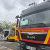 FW Dresden: LKW und Straßenbahn stoßen zusammen, vier Verletzte