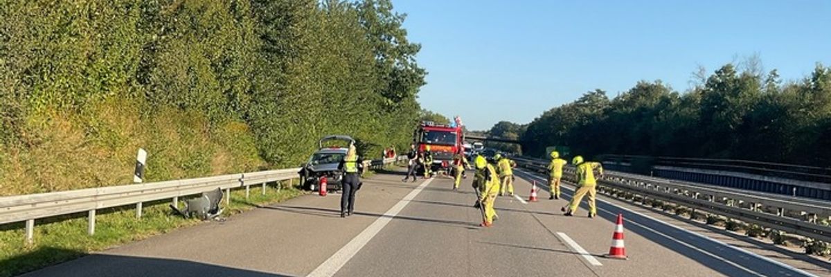FW Alpen: Pkw schleudert auf der Autobahn 57 umher und Zimmerbrand in einer anderen Stadt