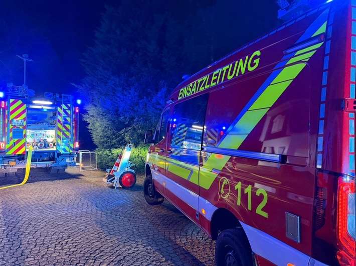 FW-Velbert: Fassadenbrand in Langenberger Internat