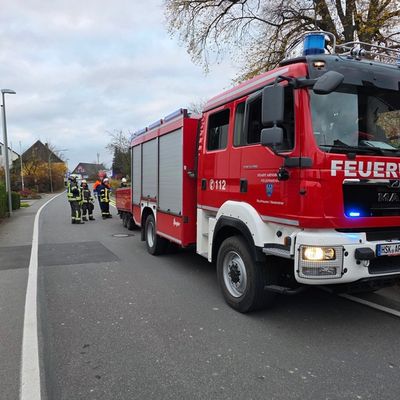 FW-AR: Intensive Jahresübung: Brand in altem Drogerie-Gebäude