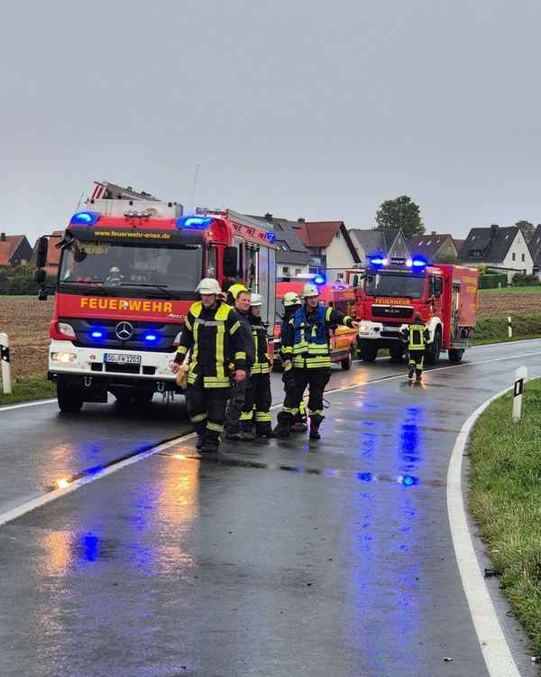 FW Ense: Verkehrsunfall auf der B516
