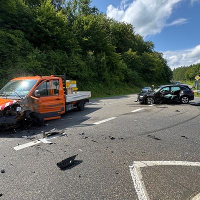 FW VG Westerburg: Verkehrsunfall im Kreuzungsbereich - vier Leichtverletzte