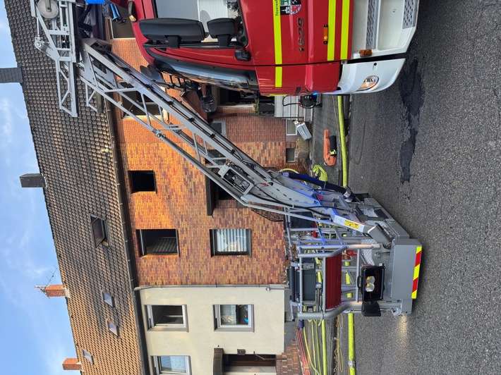 FW-GE: Erneuter Brandeinsatz in Gelsenkirchen-Horst: Küchenbrand sorgt für aufwendigen Einsatz