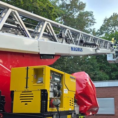 FW Celle: Aufwendige Löscharbeiten bei Brand im Lönsweg