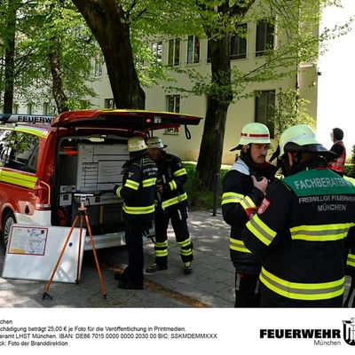 FW-M: Brandmeldeanlage meldet Dachstuhlbrand (Schwabing)