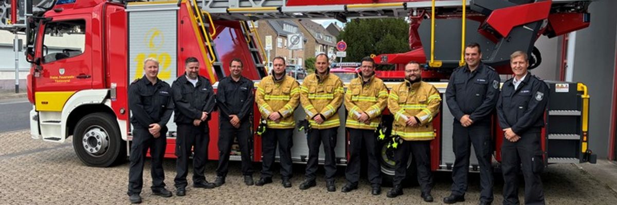 FW Tönisvorst: Vier neue Drehleitermaschinisten für die Feuerwehr Tönisvorst