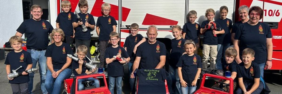 FW-OE: Kinderfeuerwehr erhält neues Outfit