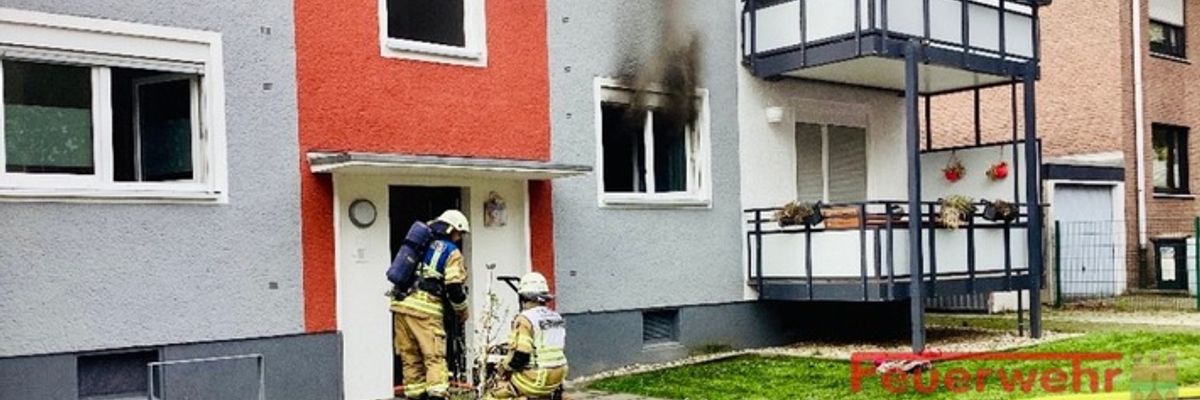 FW-RE: Küche steht in Brand - keine Verletzten