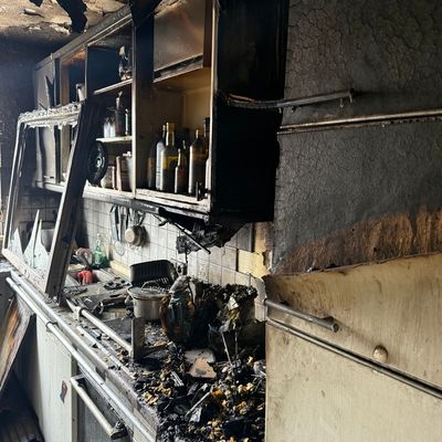 FW Ratingen: Wohnungsbrand mit Gebäudeschaden - Feuerwehr Ratingen im Einsatz