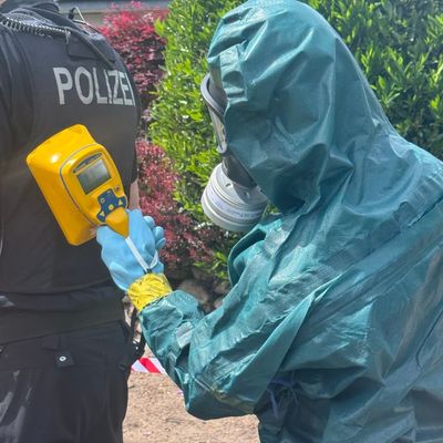 FW-SE: Verdacht auf radioaktiven Fund in Hasenkrug - Feuerwehren und ABC-Zug im Gefahrguteinsatz