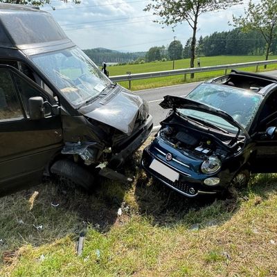 FW VG Westerburg: Verkehrsunfall im Kreuzungsbereich bei Gershasen forderte drei Verletzte