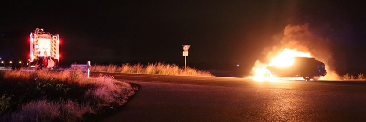 FW Gangelt: Pkw-Brand auf der Kreisstraße 3